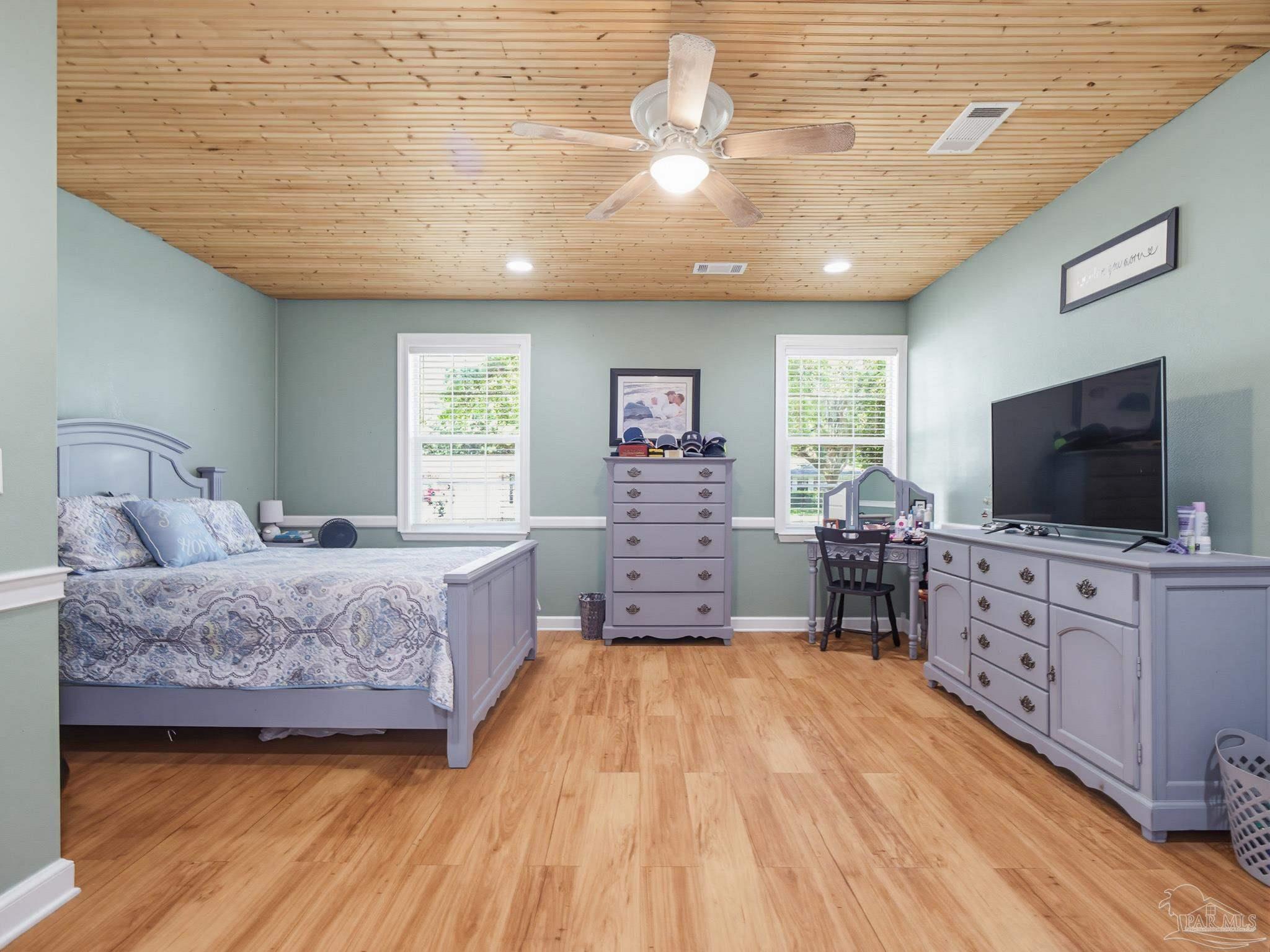 5692 Pine Ridge Drive Milton, FL 32570 - Photo 15 of 43