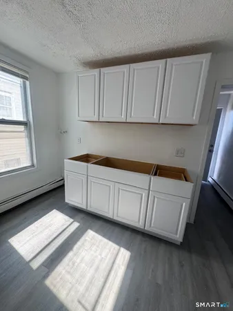$1,995 | 265 6th Street, Bridgeport, CT 06607