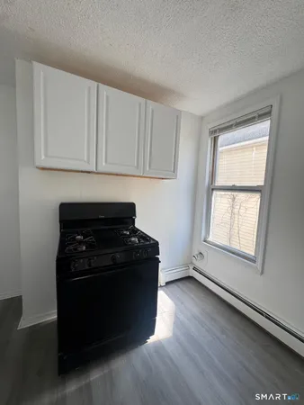 $1,995 | 265 6th Street, Bridgeport, CT 06607