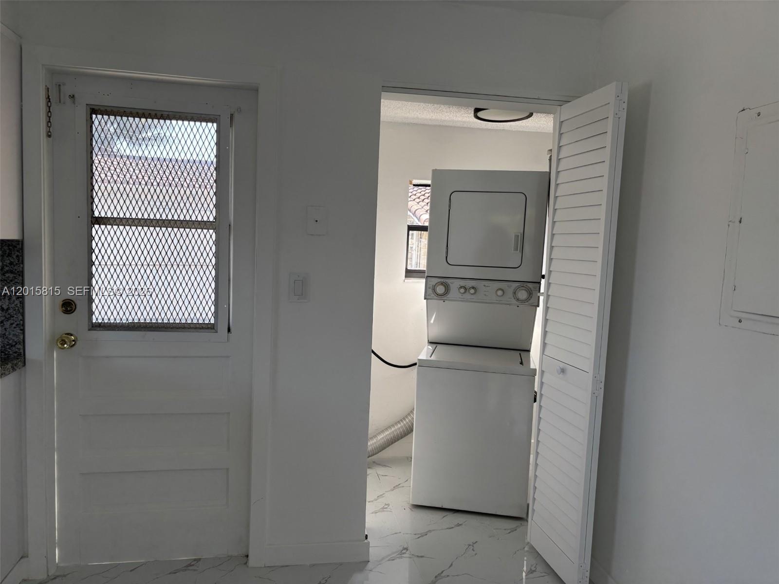 7343 Southwest 21st Street Miami, FL 33155 - Photo 6 of 21