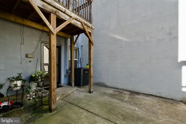 a view of an entryway