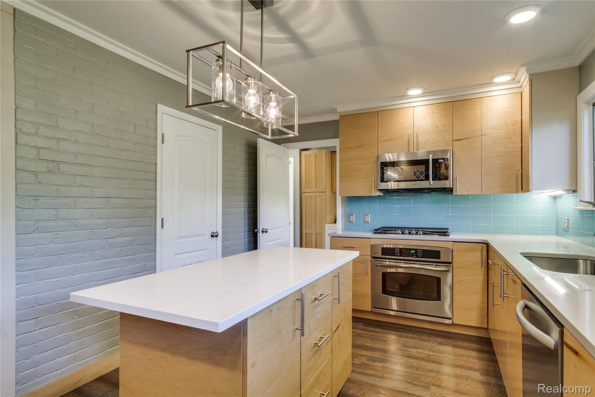6796 Meadowlake Road Bloomfield Hills, MI 48301 - Photo 29 of 53 Interiors (16 of 52) - Copy.jpg