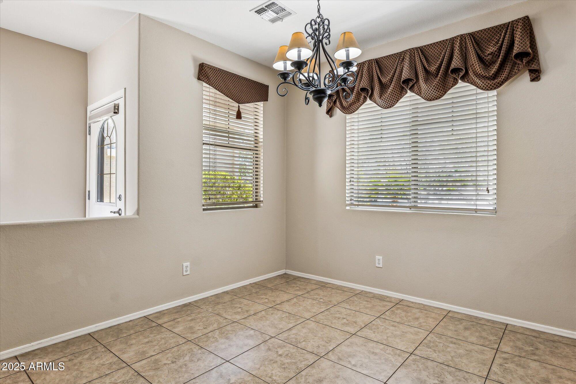4380 East Renee Drive Phoenix, AZ 85050 - Photo 9 of 24 Gallery Image 9