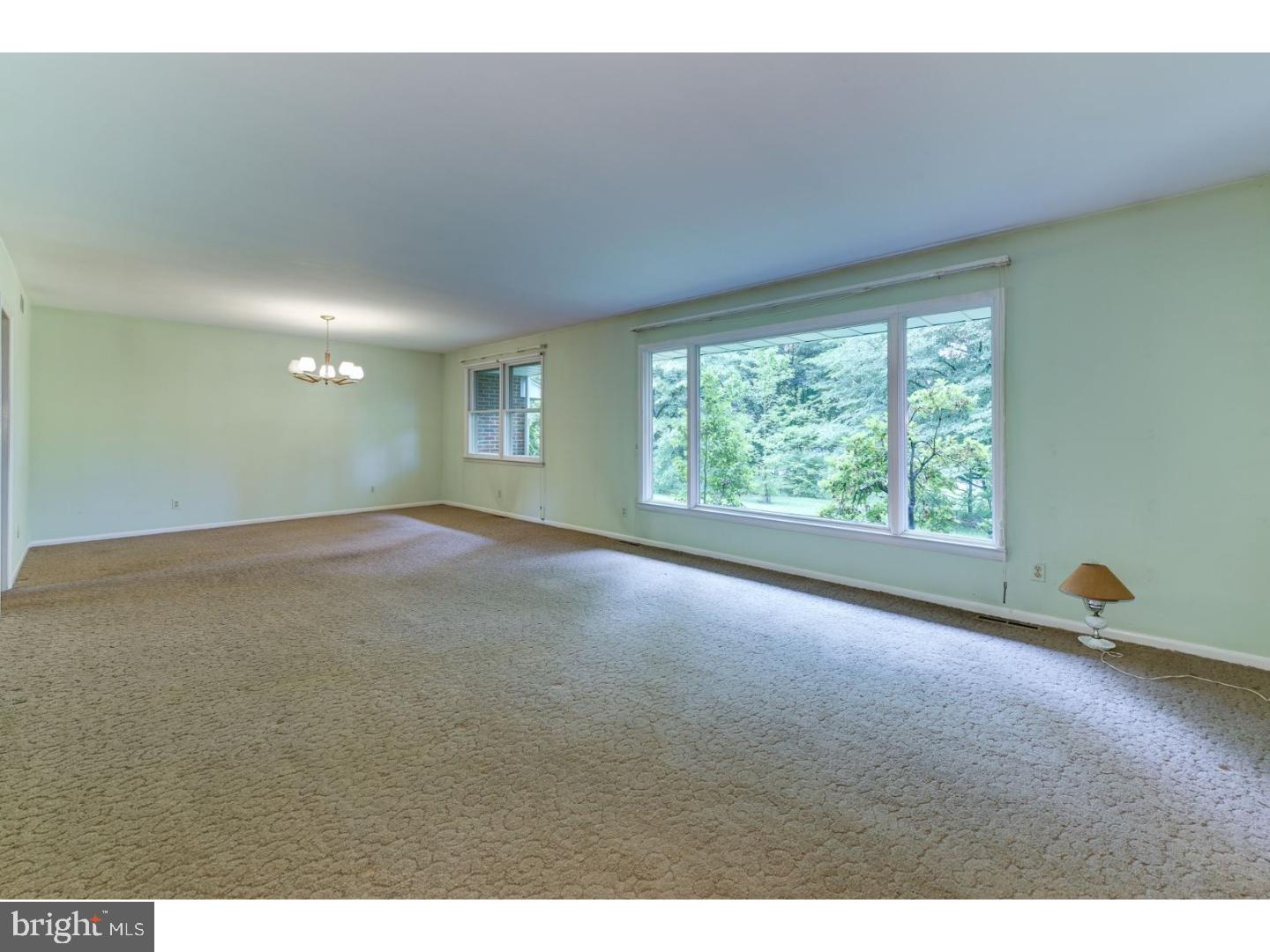 224 Ark Road Mount Laurel, NJ 08054 - Photo 5 of 25 Living Room