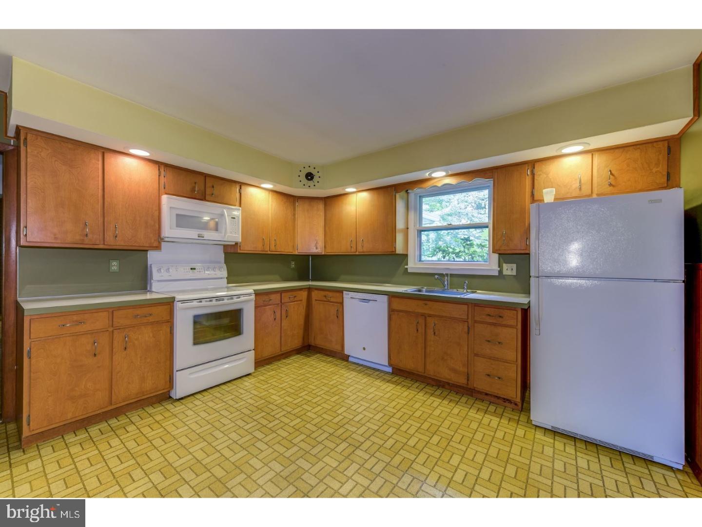224 Ark Road Mount Laurel, NJ 08054 - Photo 7 of 25 Kitchen