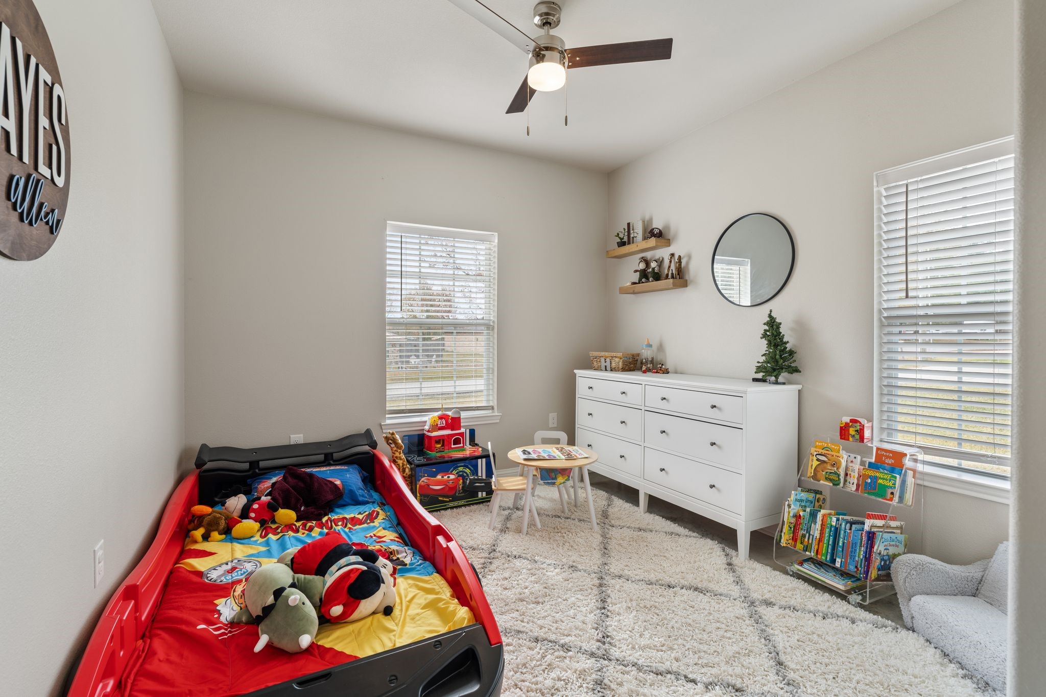 413 East Spruce Street Huntington, TX 75949 - Photo 14 of 37 a room with toys and a window
