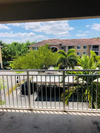 $2,100 | 6510 Emerald Dunes Drive, Unit 304, West Palm Beach, FL 33411