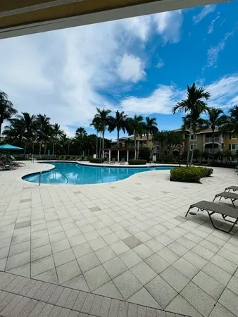 $2,100 | 6510 Emerald Dunes Drive, Unit 304, West Palm Beach, FL 33411