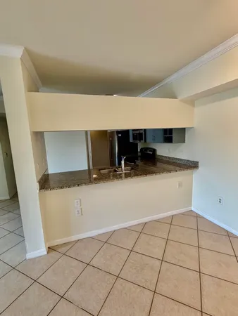$2,100 | 6510 Emerald Dunes Drive, Unit 304, West Palm Beach, FL 33411