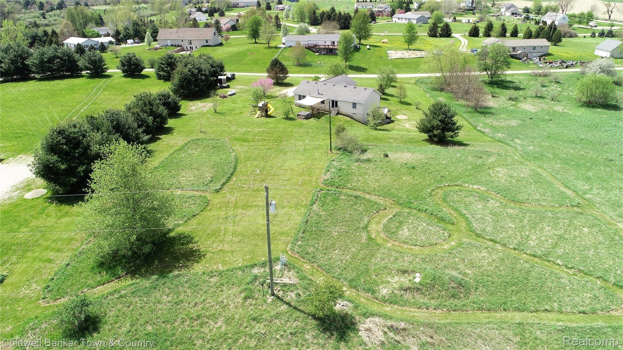 7853 Munsell Road Howell, MI 48843 - Photo 34 of 43 DJI_0586.jpg