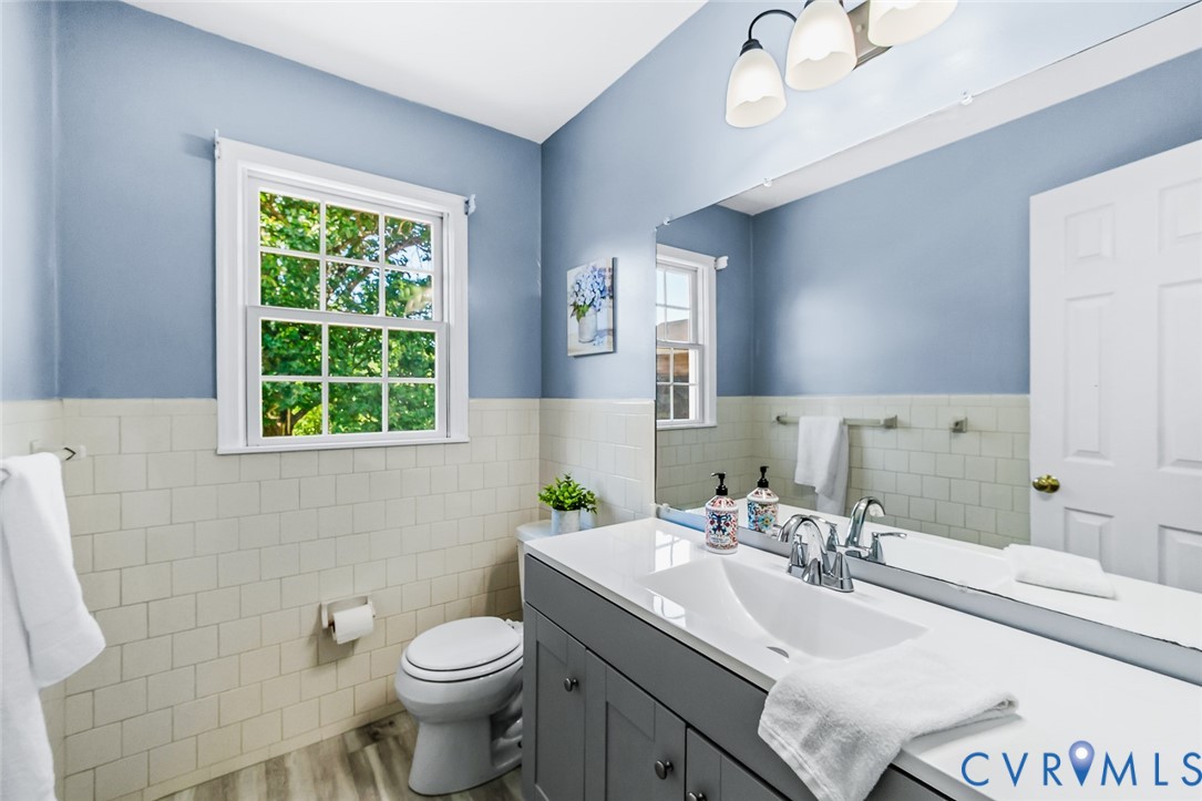 4407 Shoremeade Road North Chesterfield, VA 23234 - Photo 29 of 45 half hall bath