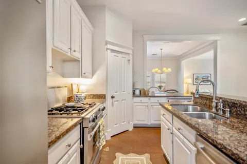 $435,000 | 905 West 23rd Street, Houston, TX 77008