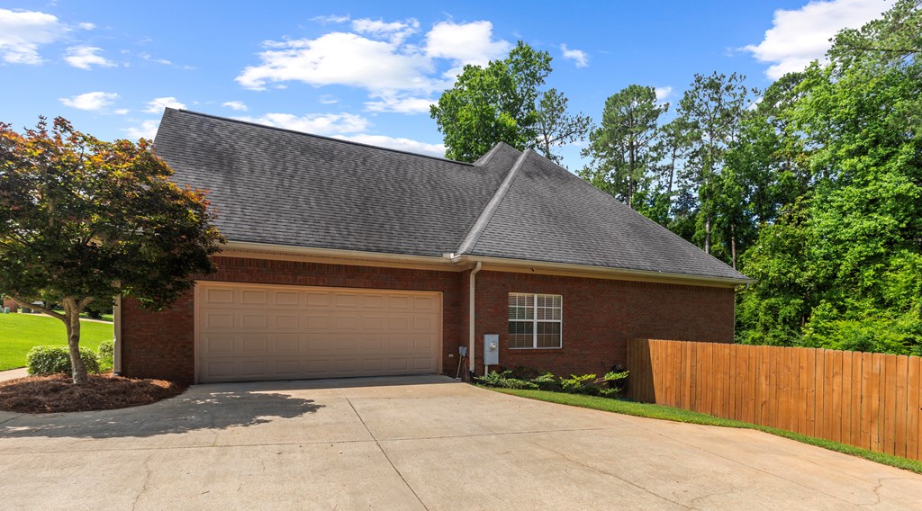 654 Westbrook Road Dothan, AL 36303 - Photo 3 of 55