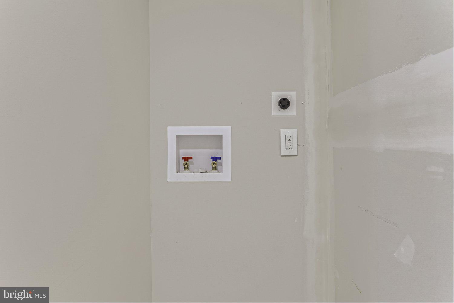 2829 Miles Avenue Baltimore, MD 21211 - Photo 20 of 25 a view of a hallway