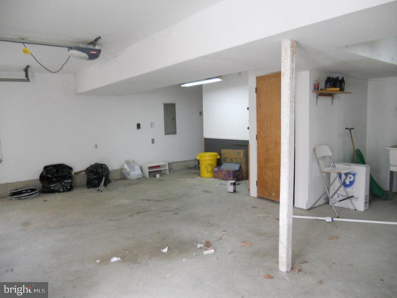 2833 Garwood Road Sicklerville, NJ 08081 - Photo 8 of 22 Garage