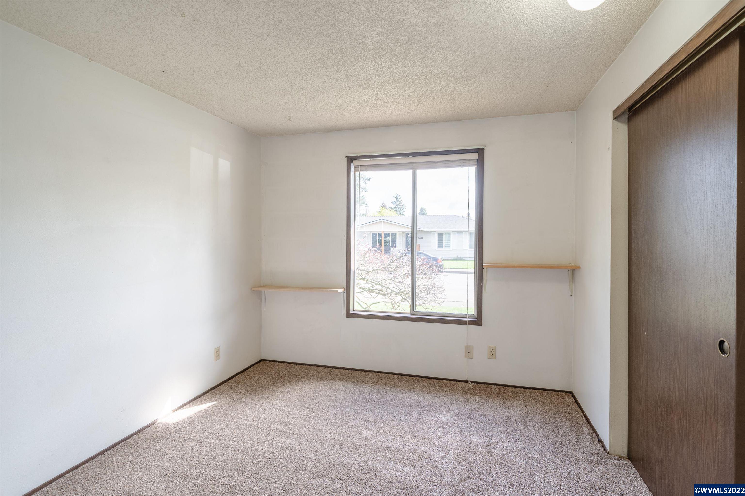 4353 Burlington Loop Northeast Salem, OR 97305 - Photo 27 of 41