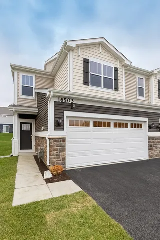 $3,000 | 16503 West Golden Valley Lane, Lockport, IL 60441