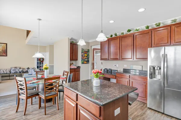 $749,900 | 2124 Amelia Lane, Hoffman Estates, IL 60192