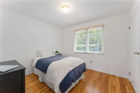 $975,000 | 7 Hastings Close, Hastings-on-Hudson, NY 10706
