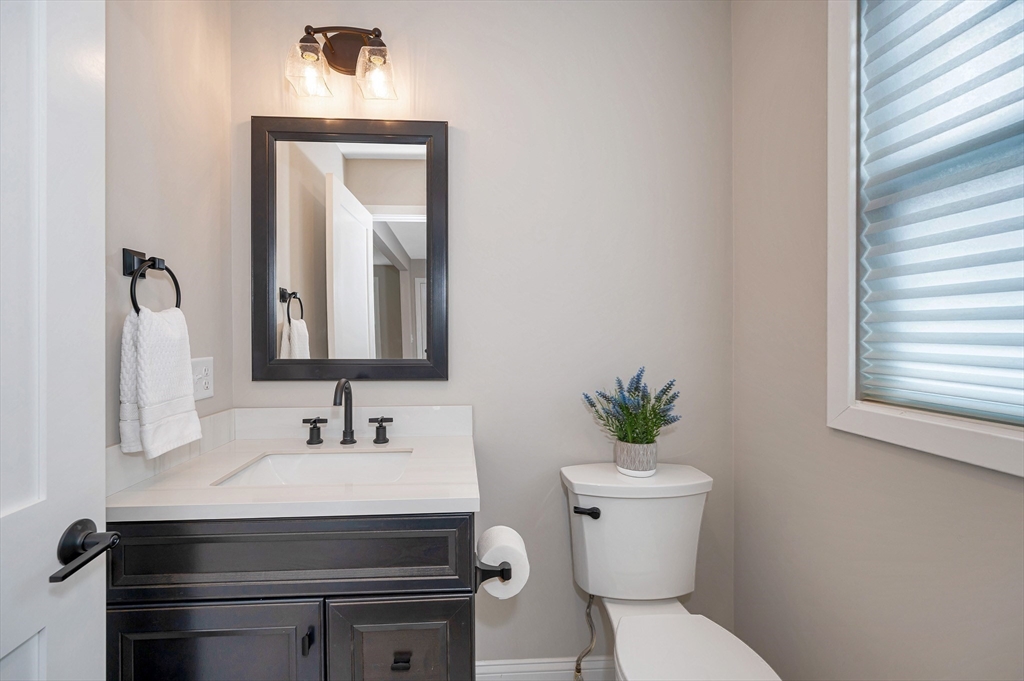 216 Waverly Road North Andover, MA 01845 - Photo 14 of 40 Gallery Image 14