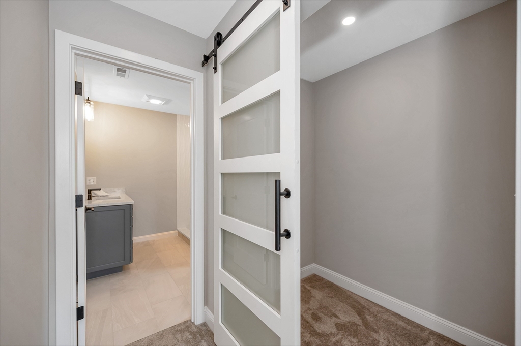 216 Waverly Road North Andover, MA 01845 - Photo 16 of 40 Gallery Image 16