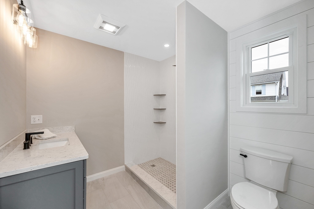 216 Waverly Road North Andover, MA 01845 - Photo 17 of 40 Gallery Image 17