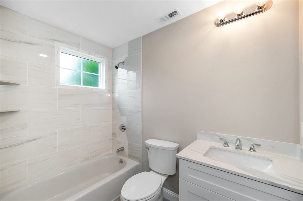 216 Waverly Road North Andover, MA 01845 - Photo 22 of 40 Gallery Image 22