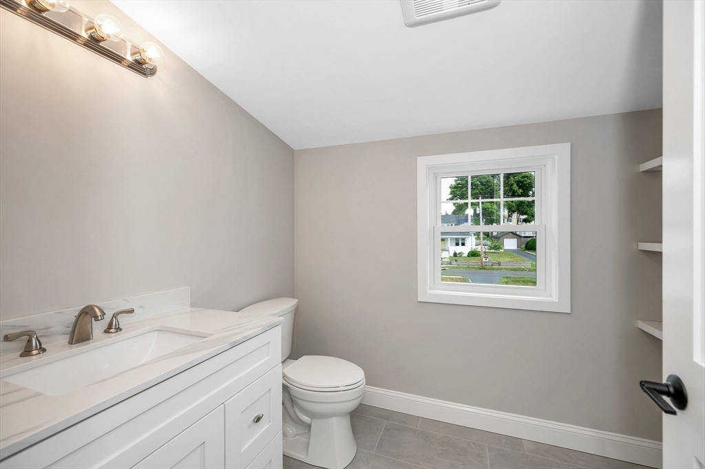 216 Waverly Road North Andover, MA 01845 - Photo 28 of 40 Gallery Image 28