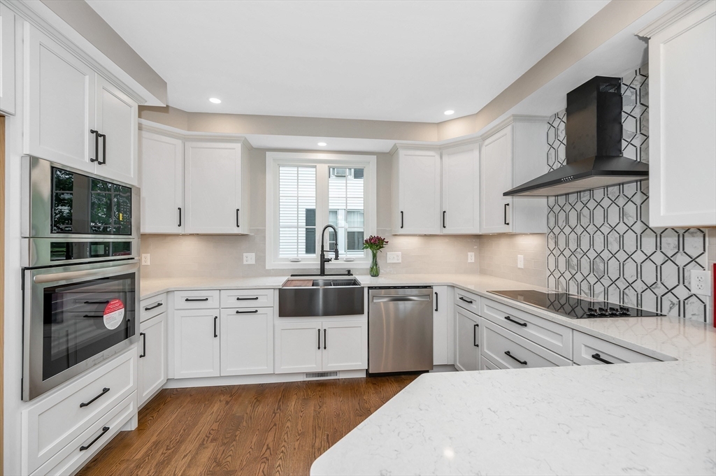 216 Waverly Road North Andover, MA 01845 - Photo 3 of 40 Gallery Image 3