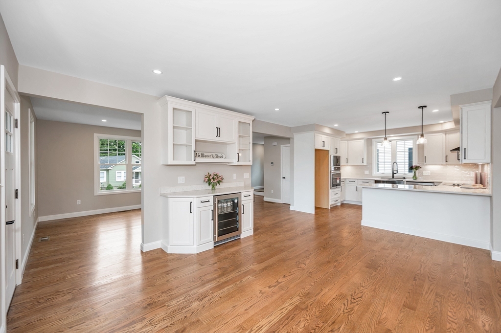 216 Waverly Road North Andover, MA 01845 - Photo 8 of 40 Gallery Image 8