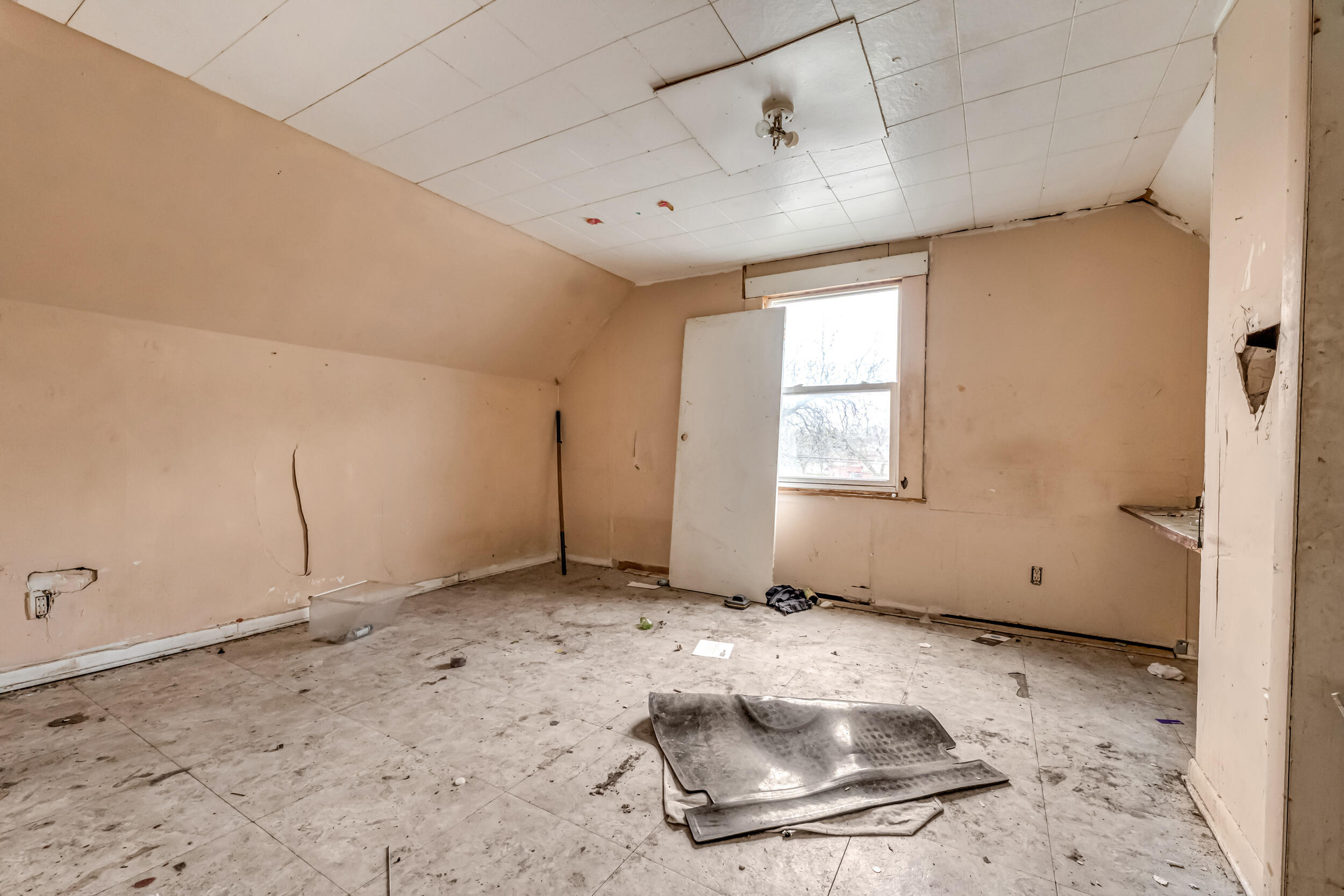 1344 West Atkinson Avenue Milwaukee, WI 53206 - Photo 14 of 21 1344 W Atkinson Ave