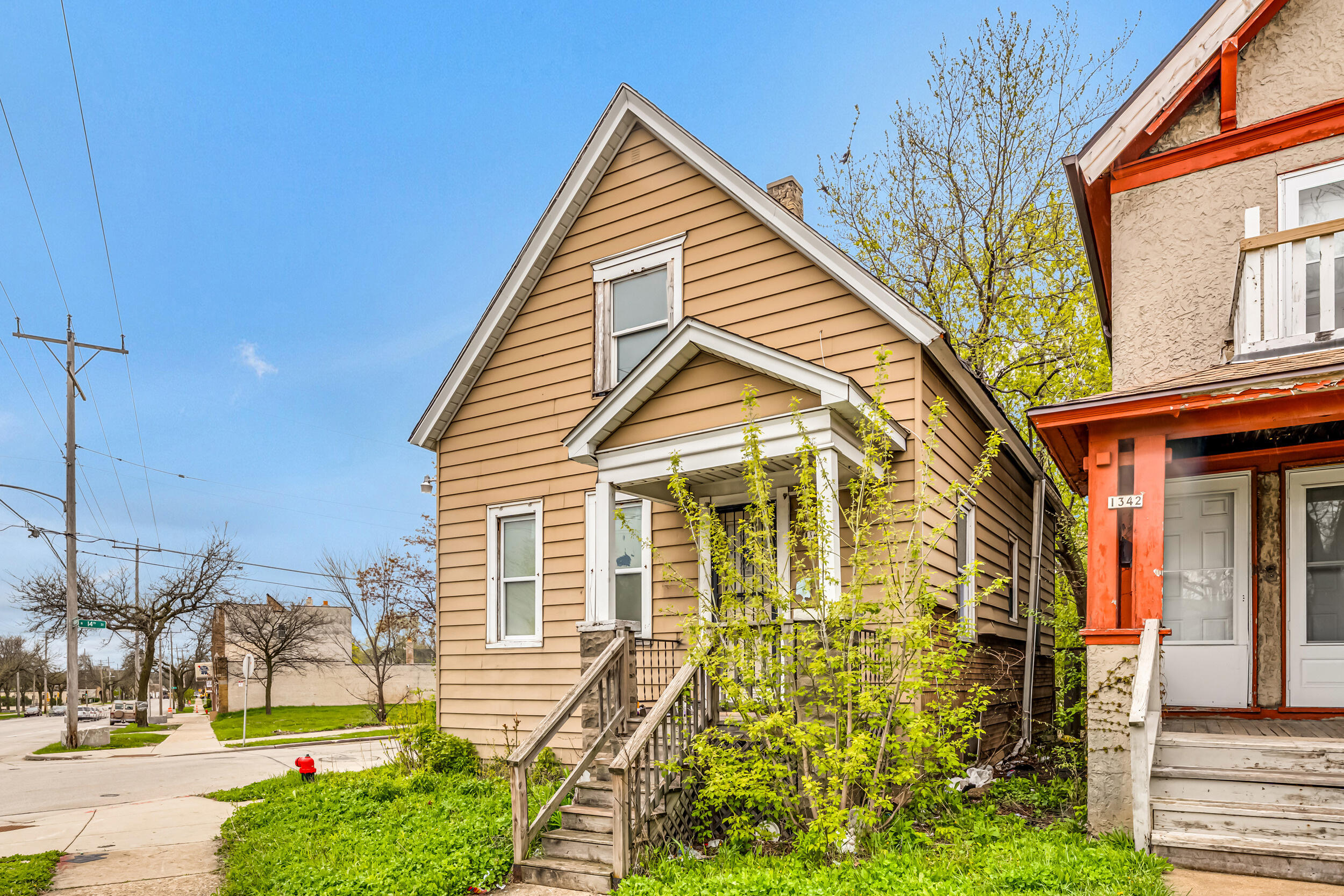 1344 West Atkinson Avenue Milwaukee, WI 53206 - Photo 2 of 21 1344 W Atkinson Ave