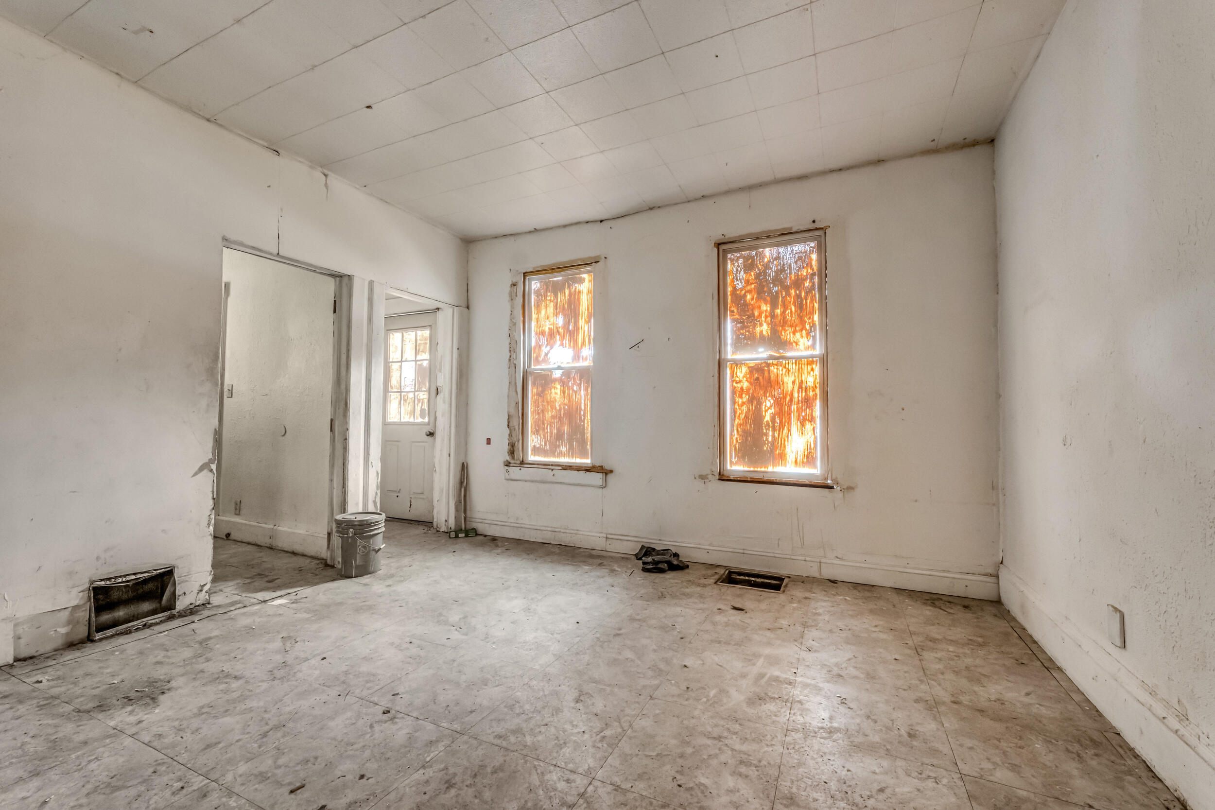 1344 West Atkinson Avenue Milwaukee, WI 53206 - Photo 4 of 21 1344 W Atkinson Ave