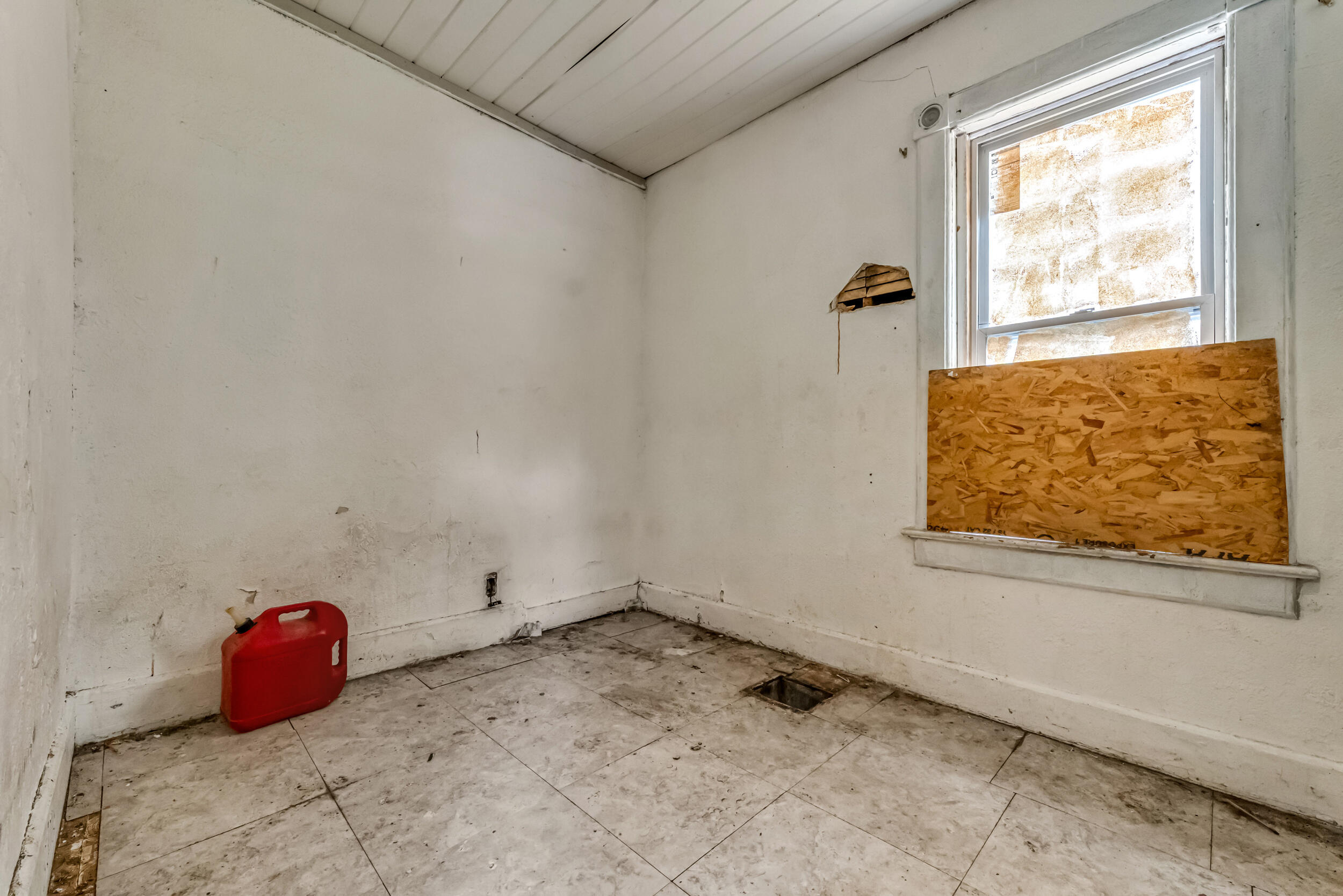 1344 West Atkinson Avenue Milwaukee, WI 53206 - Photo 5 of 21 1344 W Atkinson Ave