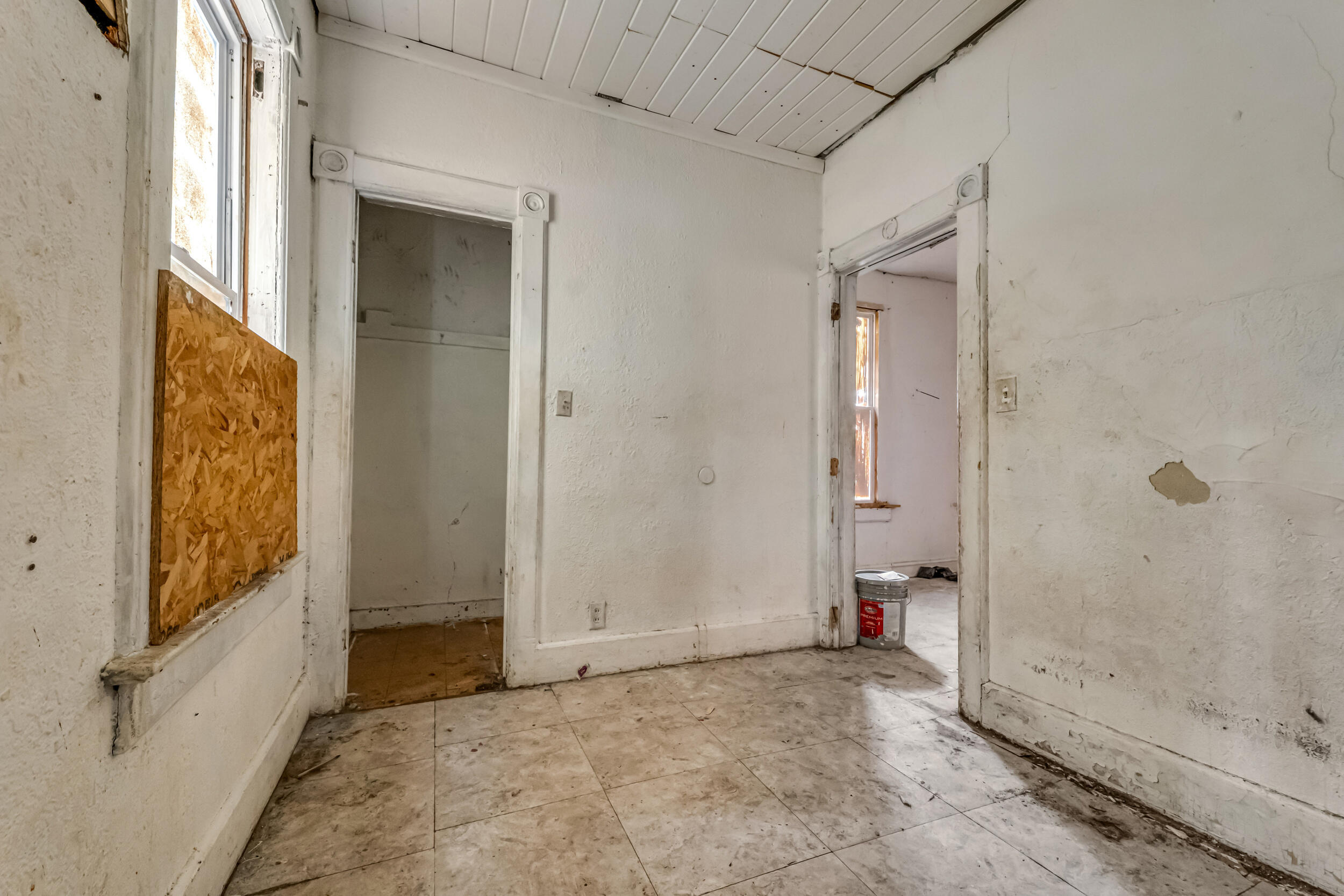 1344 West Atkinson Avenue Milwaukee, WI 53206 - Photo 6 of 21 1344 W Atkinson Ave