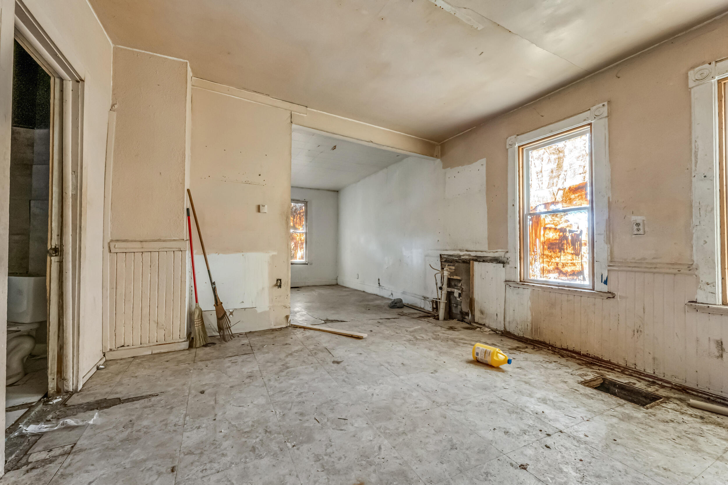 1344 West Atkinson Avenue Milwaukee, WI 53206 - Photo 8 of 21 1344 W Atkinson Ave