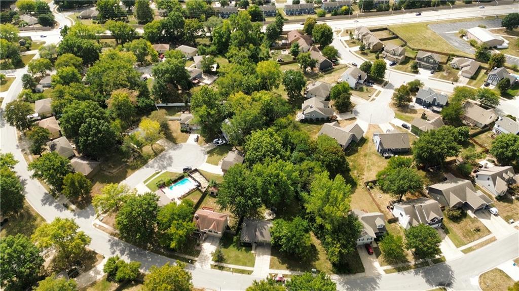 3547 Southwest Harbor Circle Lee's Summit, MO 64082 - Photo 3 of 20