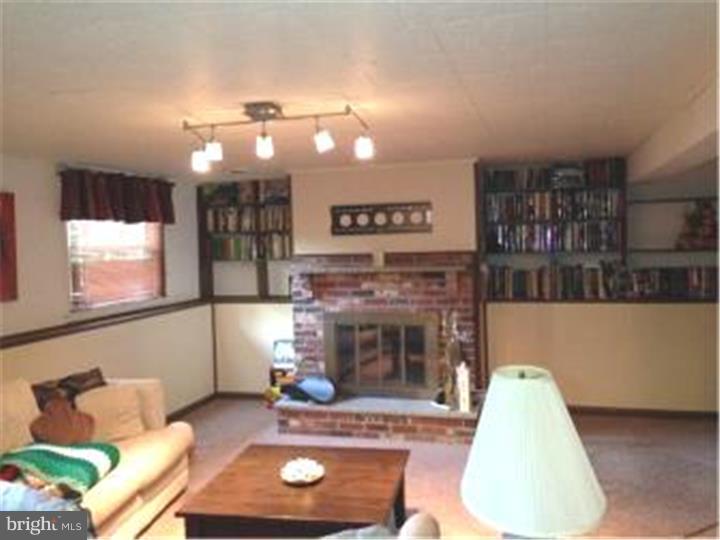 1259 Cloverly Road Warminster, PA 18974 - Photo 16 of 18 Great Room