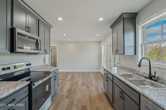 $315,000 | 2660 Sharps Chapel Road, Sharps Chapel, TN 37866