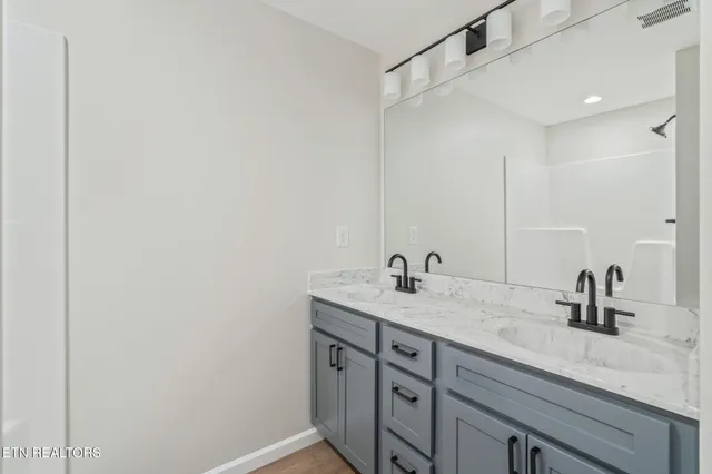 $315,000 | 2660 Sharps Chapel Road, Sharps Chapel, TN 37866