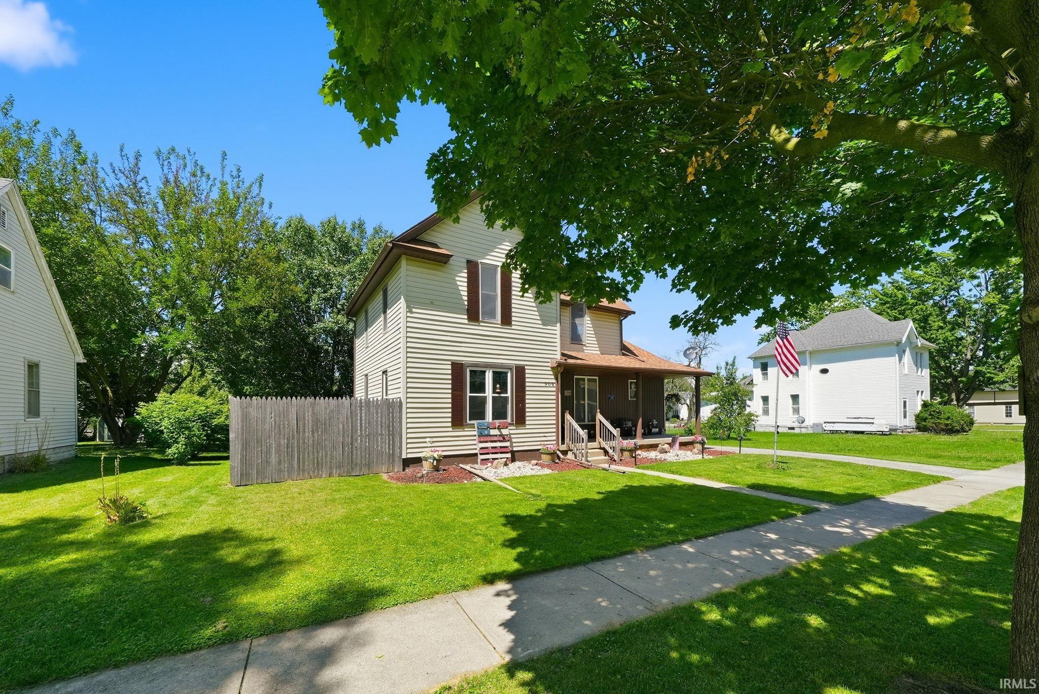 309 West Oak Street Butler, IN 46721 - Photo 4 of 44