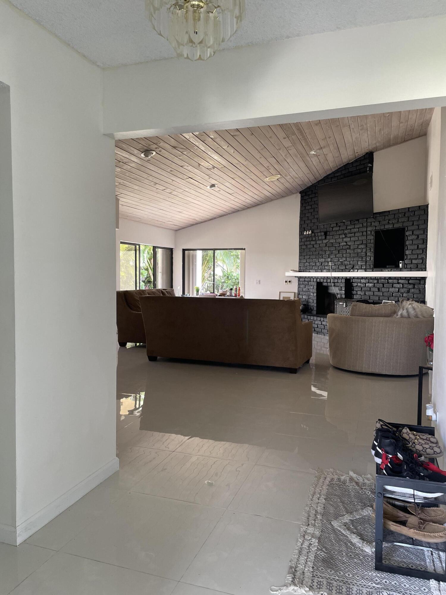 240 Northwest 70th Street Boca Raton, FL 33487 - Photo 20 of 46 3C386F87-52CB-49AA-AA44-17D371B4C45B