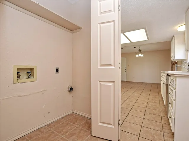 $2,800 | 12904 Wells Fargo Trail, Austin, TX 78737