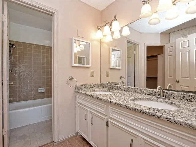 $2,800 | 12904 Wells Fargo Trail, Austin, TX 78737