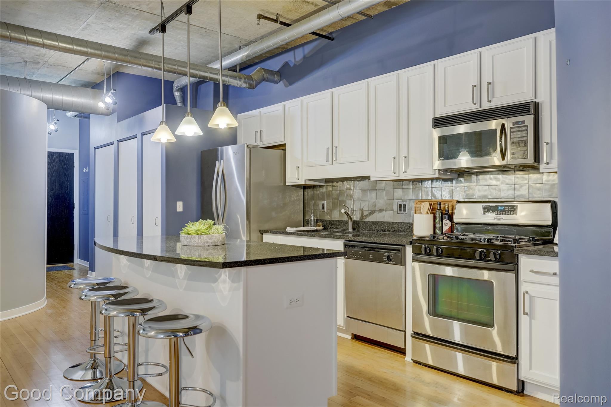 100 West Fifth Street, Unit 604 Royal Oak, MI 48067 - Photo 13 of 57 100 W. 5th St. #604-13.jpg