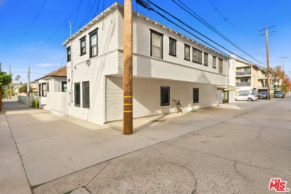 $1,995,000 | 528 Daisy Avenue, Long Beach, CA 90802
