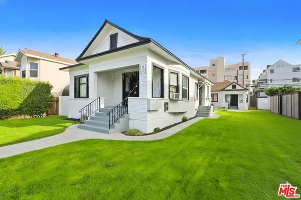 $1,995,000 | 528 Daisy Avenue, Long Beach, CA 90802