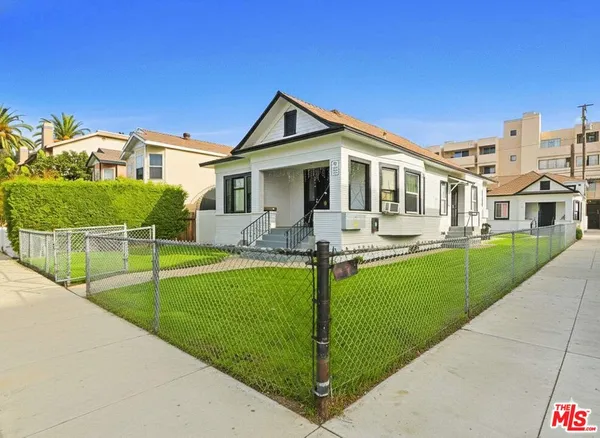 $1,995,000 | 528 Daisy Avenue, Long Beach, CA 90802