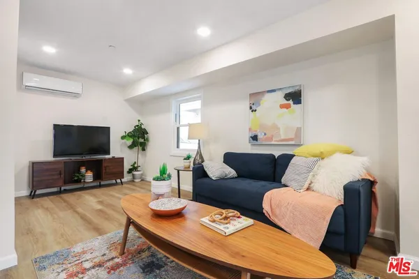 $1,995,000 | 528 Daisy Avenue, Long Beach, CA 90802