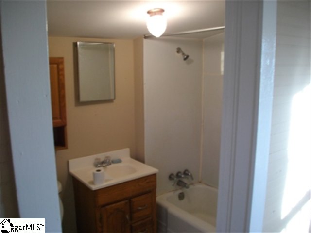 101 Harvey Road Greer, SC 29651 - Photo 5 of 18 Gallery Image 5